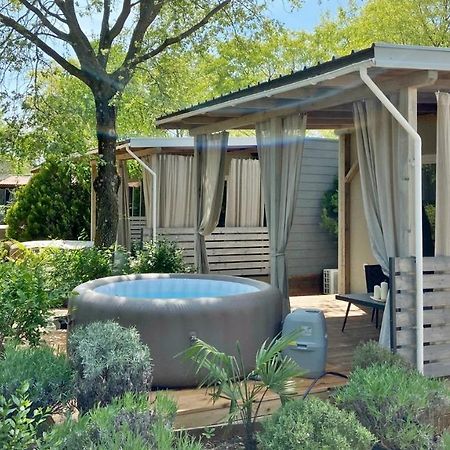 Boutique Mobile Homes Ulikarovinj (Adults Only) Bagian luar foto